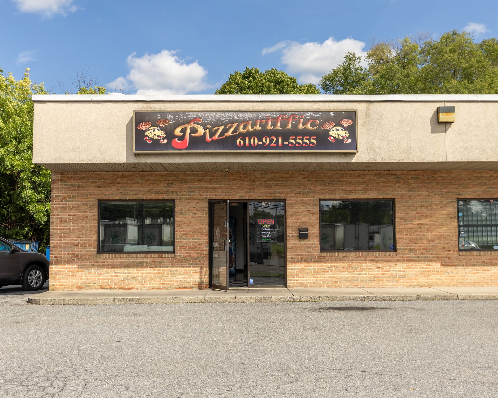 Welcome to Pizzariffic in Reading, PA